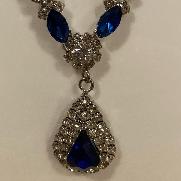 Taramanda Fashion Jewelry Necklace & Matching Earrings - Picture 4 of 6